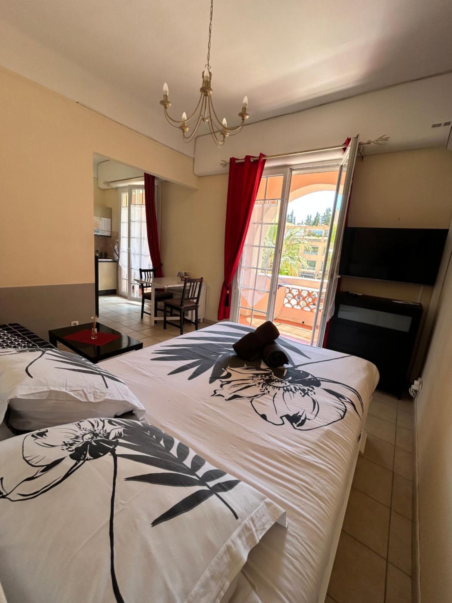 Studio Avec Grand Balcon- Residence De Caractere Bandol Dış mekan fotoğraf